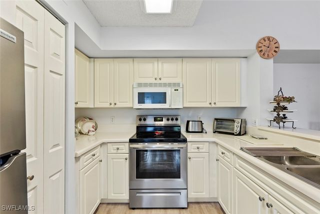 1180 Wildwood Lakes BLVD 303, Naples, FL 34104