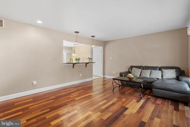 168 FAIRFAX DR, Cinnaminson, NJ 08077