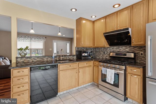 168 FAIRFAX DR, Cinnaminson, NJ 08077