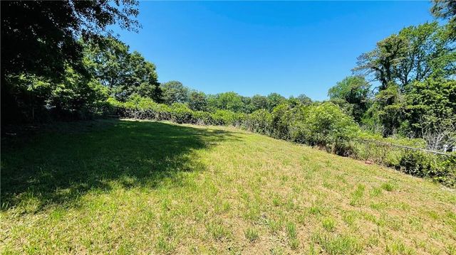 656 Cedar Avenue NW, Atlanta, GA 30318