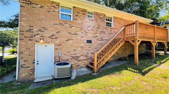 656 Cedar Avenue NW, Atlanta, GA 30318