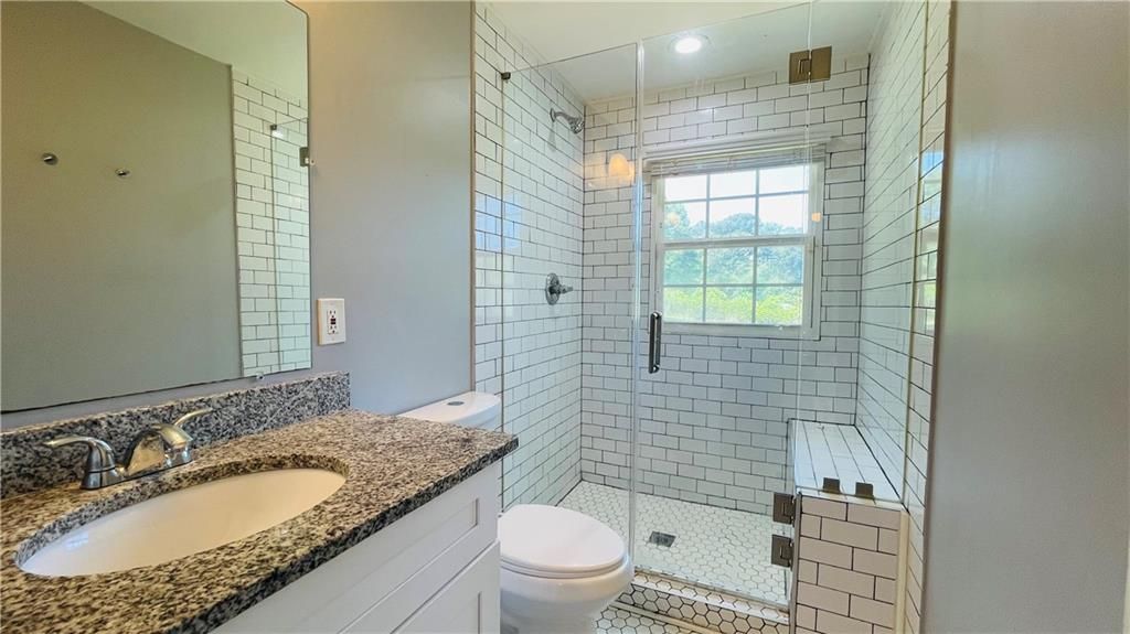 Image 12 of property listing at 656 Cedar Avenue NW, Atlanta, GA 30318