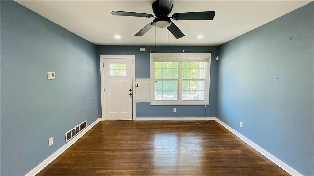 Image 4 of property listing at 656 Cedar Avenue NW, Atlanta, GA 30318