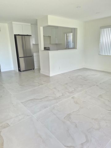 87 Bedford D, West Palm Beach, FL 33417