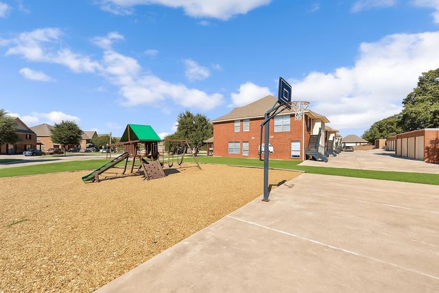 324 Jennifer Court, Weatherford, TX 76086