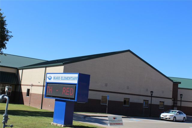 324 Jennifer Court, Weatherford, TX 76086