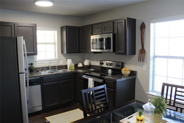 324 Jennifer Court, Weatherford, TX 76086