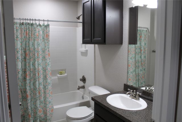 324 Jennifer Court, Weatherford, TX 76086