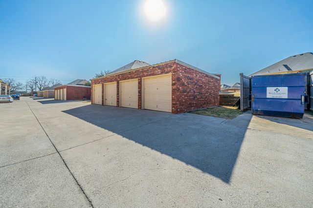 324 Jennifer Court, Weatherford, TX 76086