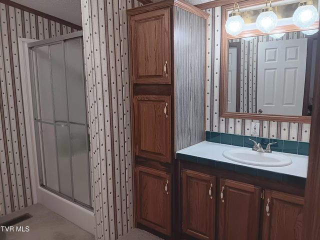 860 Iron Bridge Road, Mosheim, TN 37818