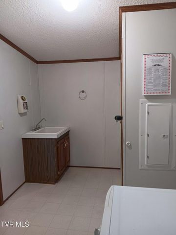 860 Iron Bridge Road, Mosheim, TN 37818