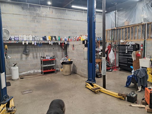860 Iron Bridge Road, Mosheim, TN 37818