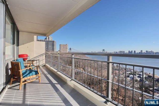4 Horizon Road 1027, Fort Lee, NJ 07024