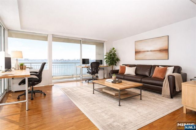 4 Horizon Road 1027, Fort Lee, NJ 07024