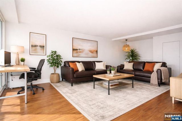 4 Horizon Road 1027, Fort Lee, NJ 07024