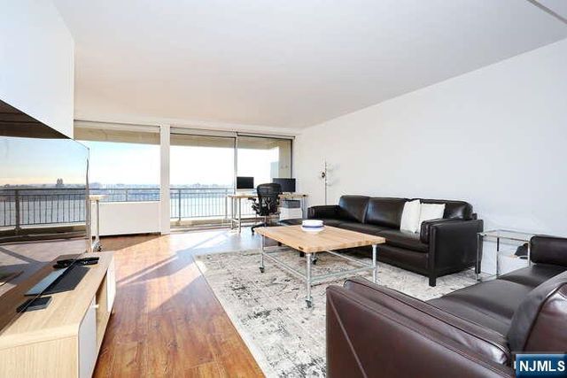 4 Horizon Road 1027, Fort Lee, NJ 07024