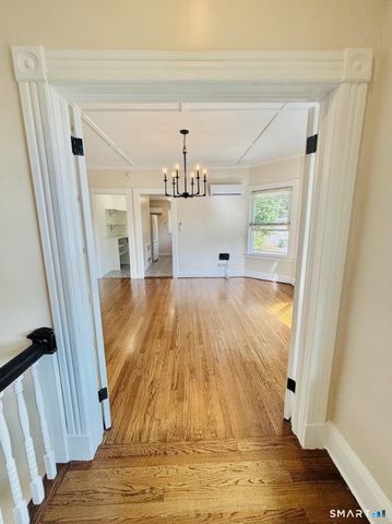 142 Broad Street, Norwich, CT 06360