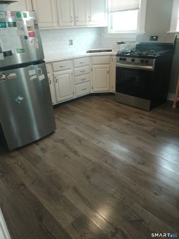 142 Broad Street, Norwich, CT 06360