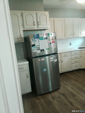 142 Broad Street, Norwich, CT 06360