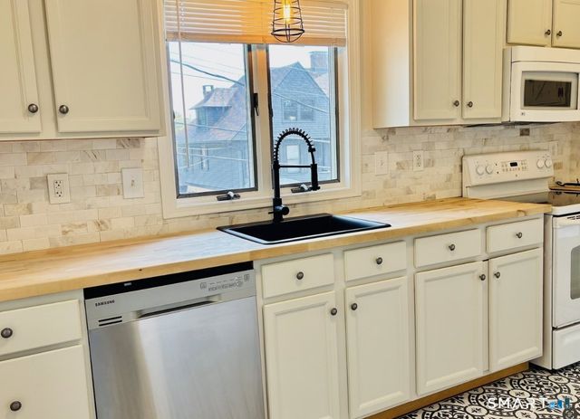 142 Broad Street, Norwich, CT 06360