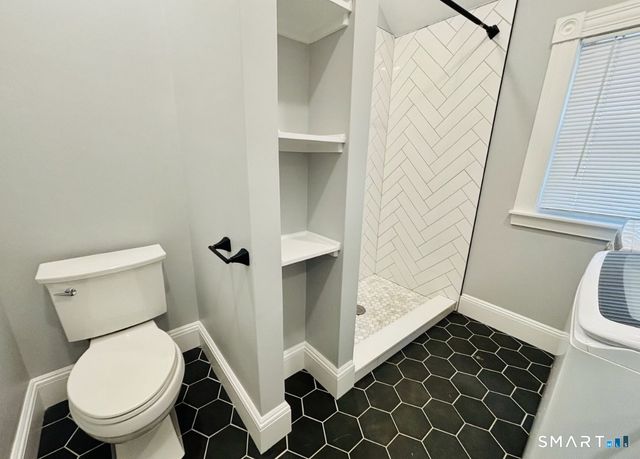 142 Broad Street, Norwich, CT 06360