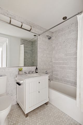 30 Park Pl Apt 48B, New York City, NY 10007