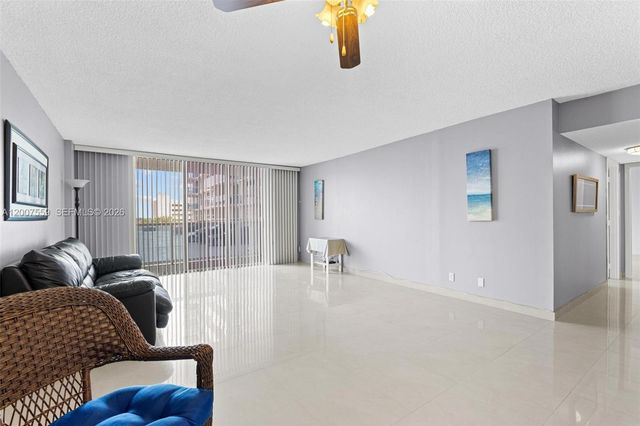 3800 S Ocean Drive 301, Hollywood, FL 33019