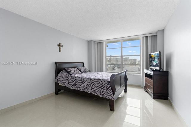 3800 S Ocean Drive 301, Hollywood, FL 33019