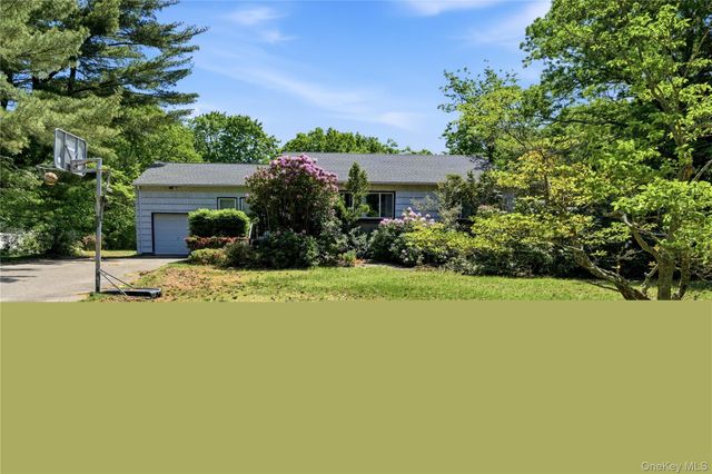 37 Winston Drive, Smithtown, NY 11787