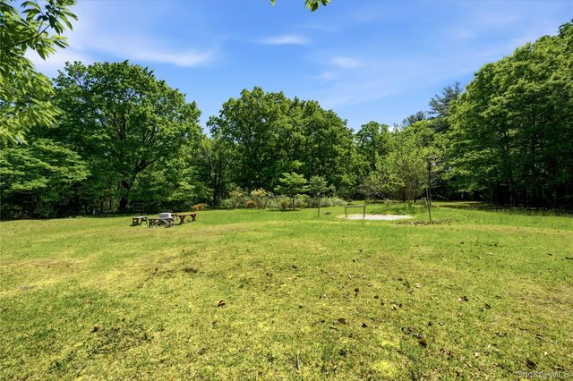 37 Winston Drive, Smithtown, NY 11787