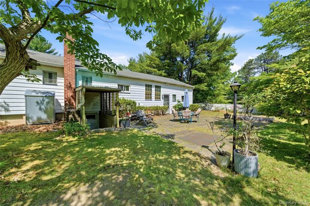 37 Winston Drive, Smithtown, NY 11787