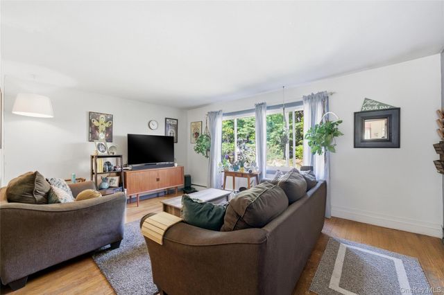 37 Winston Drive, Smithtown, NY 11787