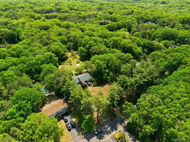 37 Winston Drive, Smithtown, NY 11787
