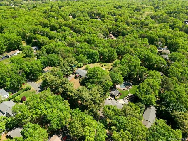 37 Winston Drive, Smithtown, NY 11787