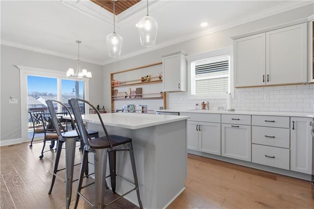 6768 Prairie Lane, Parkville, MO 64152