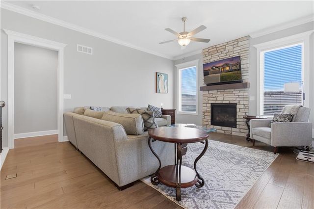 6768 Prairie Lane, Parkville, MO 64152