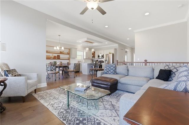 6768 Prairie Lane, Parkville, MO 64152