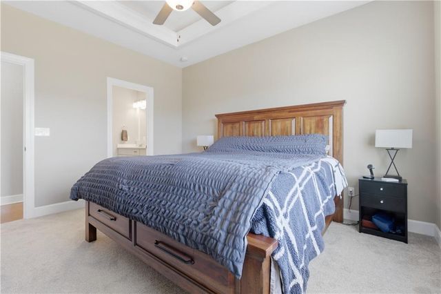 6768 Prairie Lane, Parkville, MO 64152