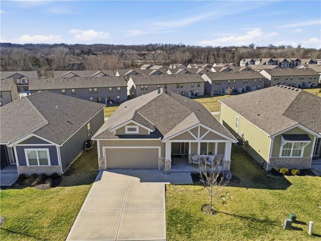 6768 Prairie Lane, Parkville, MO 64152