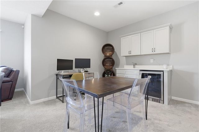 6768 Prairie Lane, Parkville, MO 64152