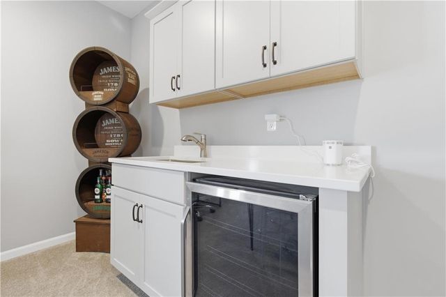 6768 Prairie Lane, Parkville, MO 64152