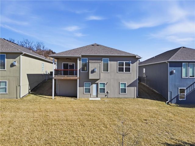 6768 Prairie Lane, Parkville, MO 64152