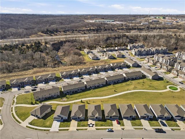 6768 Prairie Lane, Parkville, MO 64152