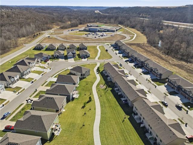 6768 Prairie Lane, Parkville, MO 64152