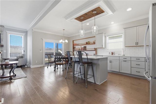 6768 Prairie Lane, Parkville, MO 64152