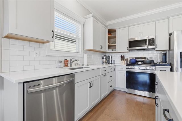 6768 Prairie Lane, Parkville, MO 64152