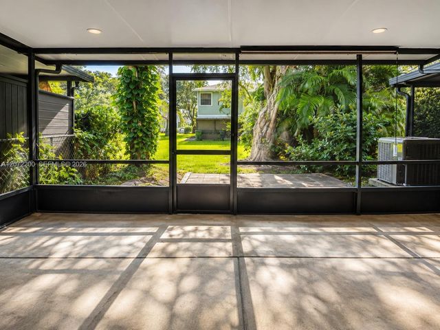 510 NW 103rd Terrace, Pembroke Pines, FL 33026