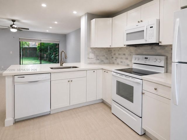 510 NW 103rd Terrace, Pembroke Pines, FL 33026