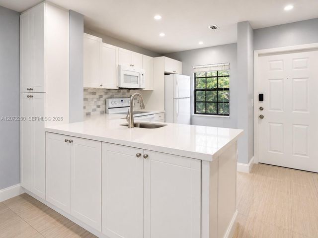 510 NW 103rd Terrace, Pembroke Pines, FL 33026