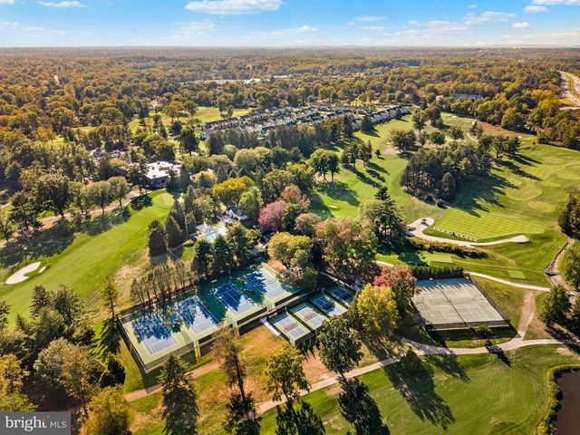 26 DOGLEG LN, Lawrence Township, NJ 08648